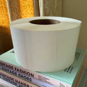 Large Roll‎ of White Shipping Labels
